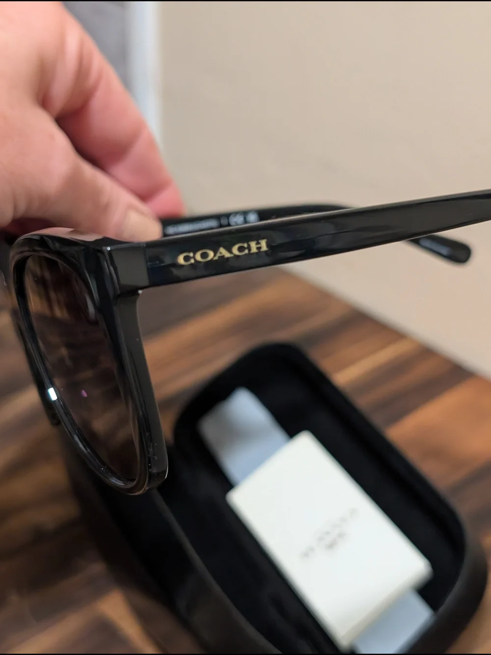 New Womans Coach Black Frame Sunglasses HC 8369U  W/Leather Case